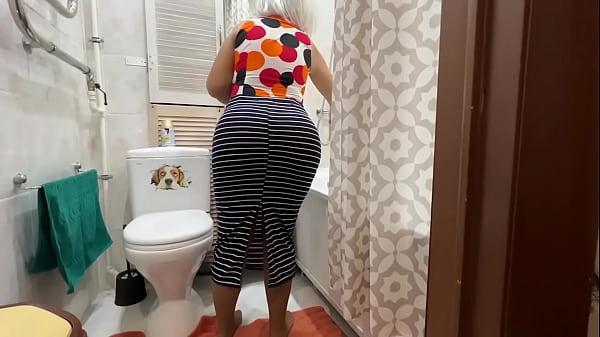 Anal sexuality in a homespun mature ass