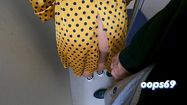 Husband Dave to Hear a Stranger Man to Hint his Wife'sulphur Broad Tail in State Places like Metro Subway Trains and buses